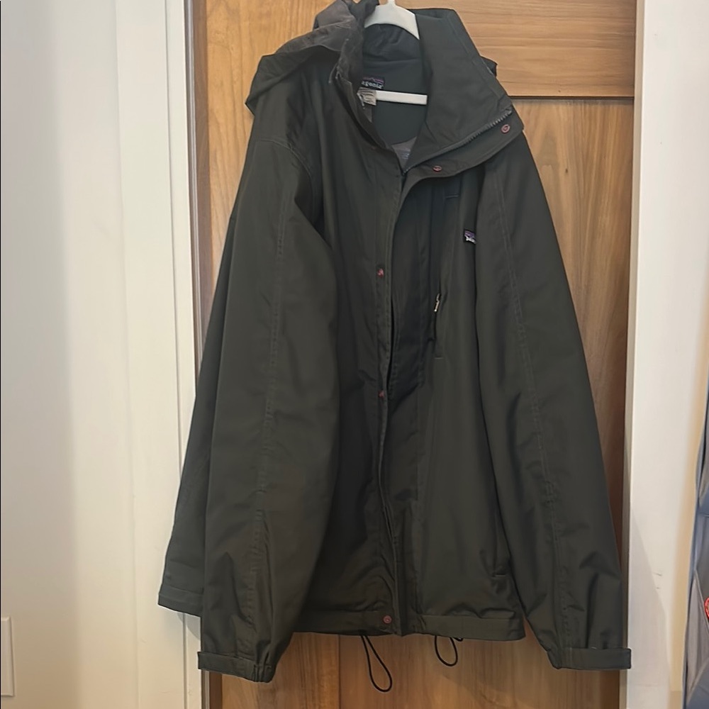 Patagonia Black Raincoat Weather-Resistant Nylon